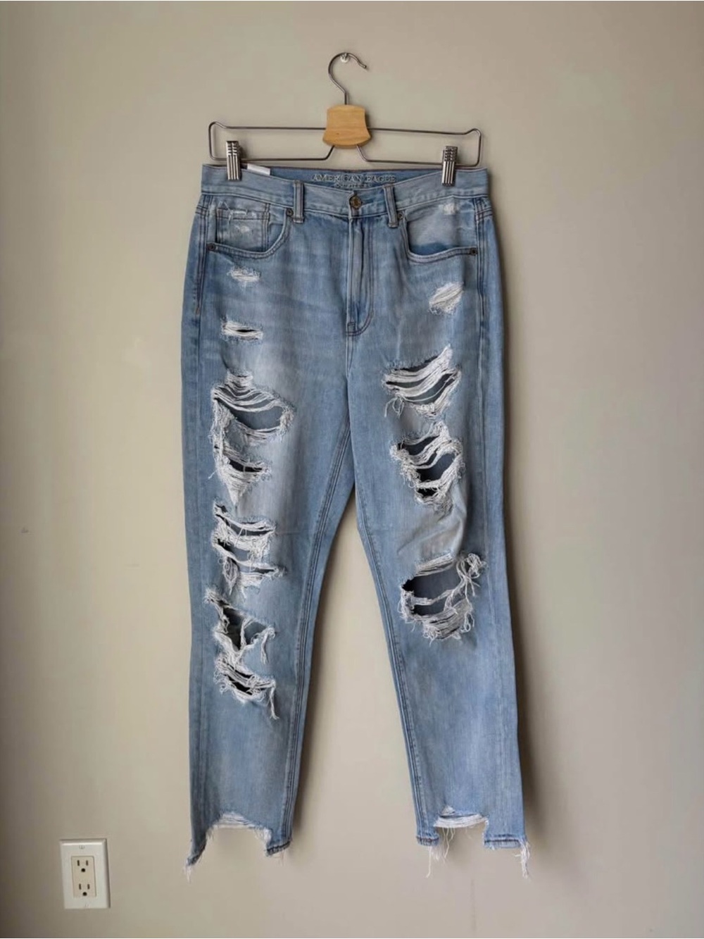 American Eagle Outfitters Light Blue Ripped Boyfriend Jeans